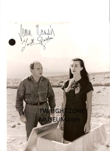 Jean Marsh autograph